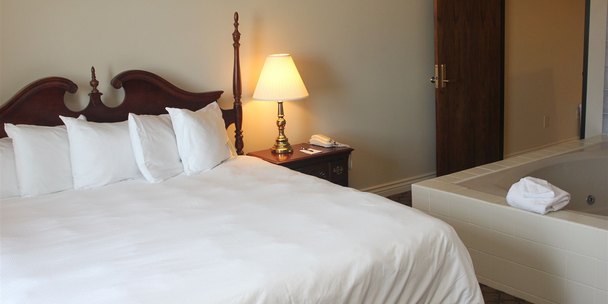 Honeymoon Suite with Giant Tub Ogden Utah