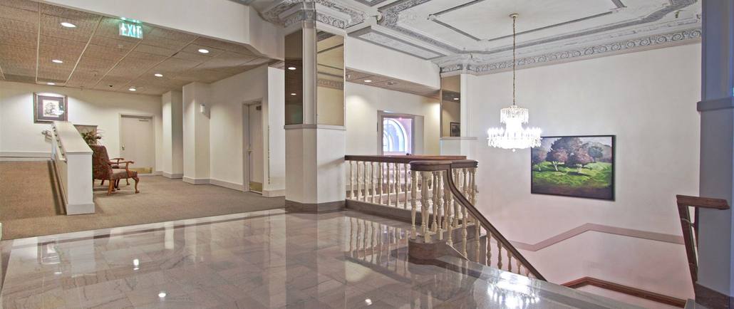 ut162-lobby-mezzaine-021.JPG